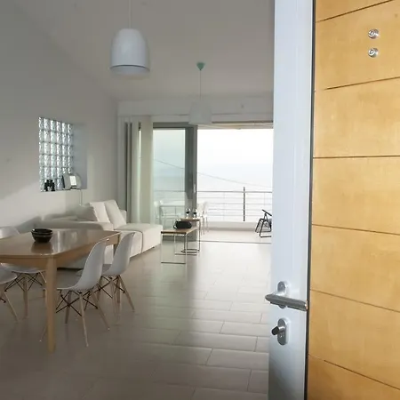 Ilios H&e House